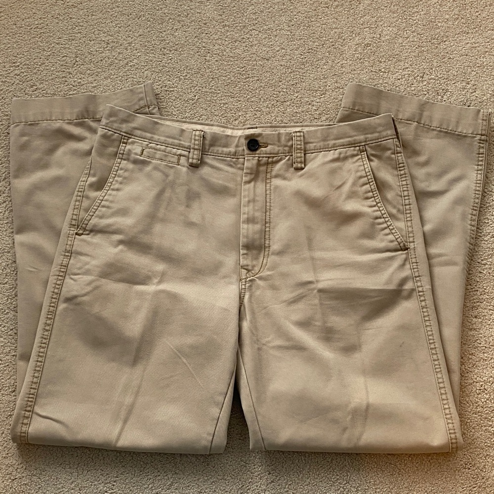 Life khaki a HAGGAR Co. relaxed straight 32X32 cotton/poly blend khaki pants - Picture 2 of 16